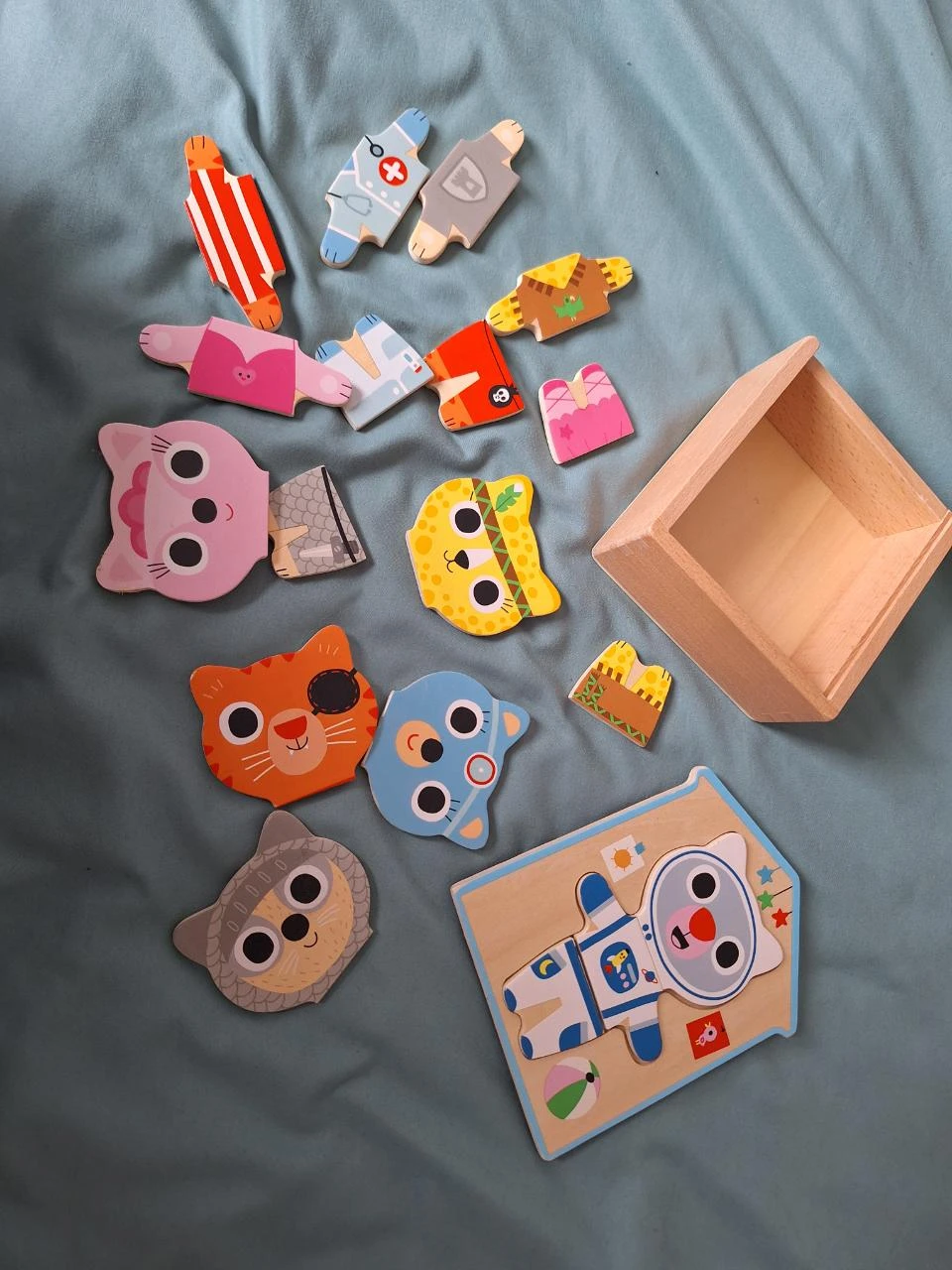 Mix & match wooden puzzle – Animals & outfits – Educational game – photo 2